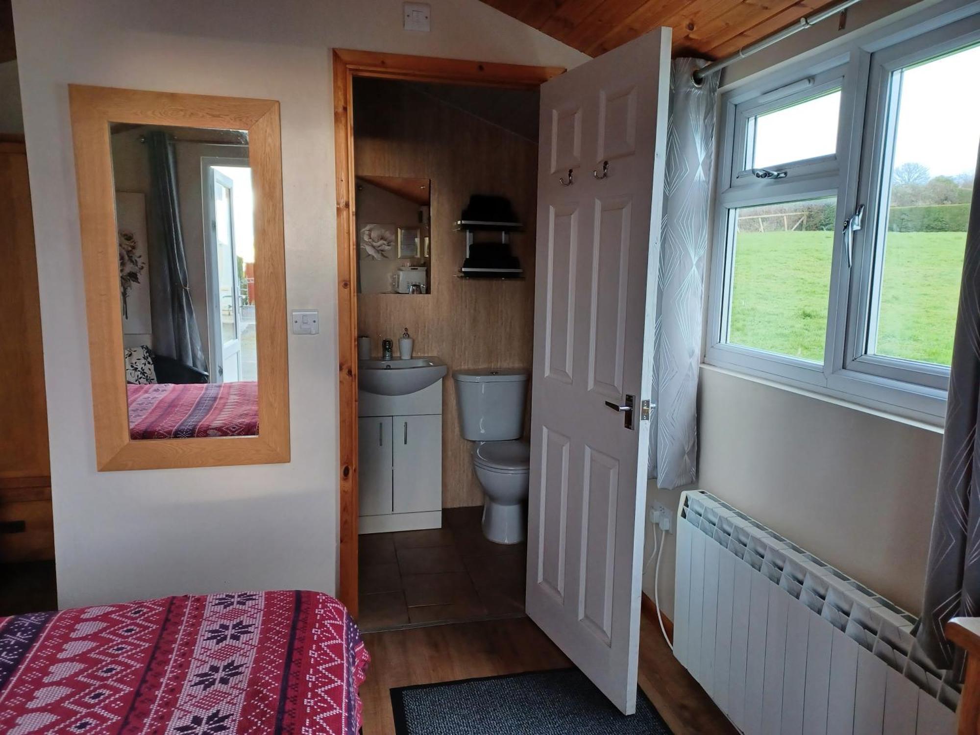 Dunroaming Cabin Pendine Eksteriør billede